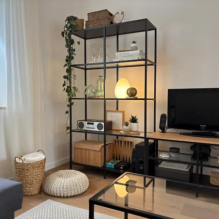 Bright Apartment With Garden アパート *