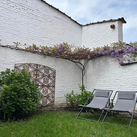 Bright Apartment With Garden アパート Mellet