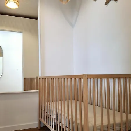 アパート Bright Apartment With Garden Mellet
