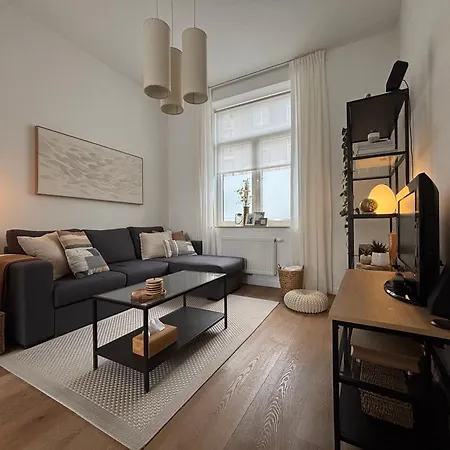 Bright Apartment With Garden * Mellet